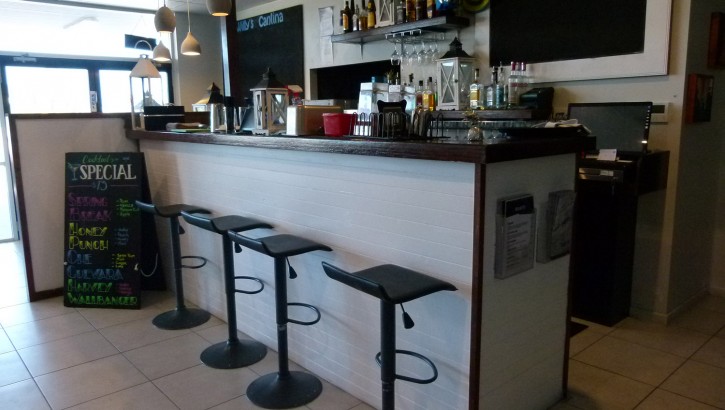 4 Willys Cantina