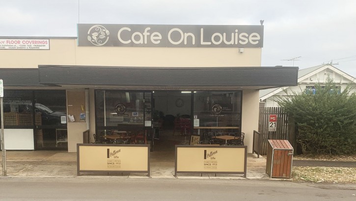 cafe-on-louise-1